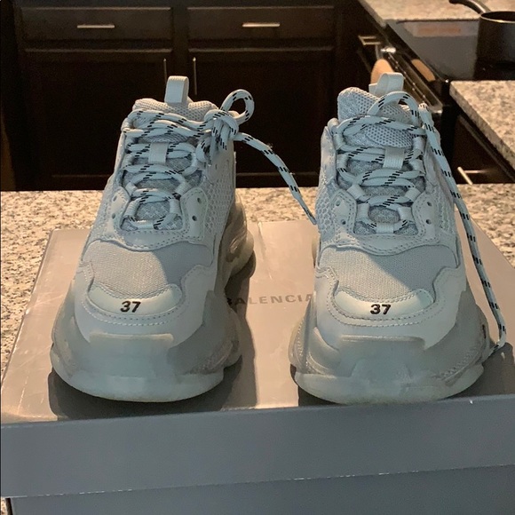 **SOLD**Balenciaga triple s gel - Picture 2 of 8